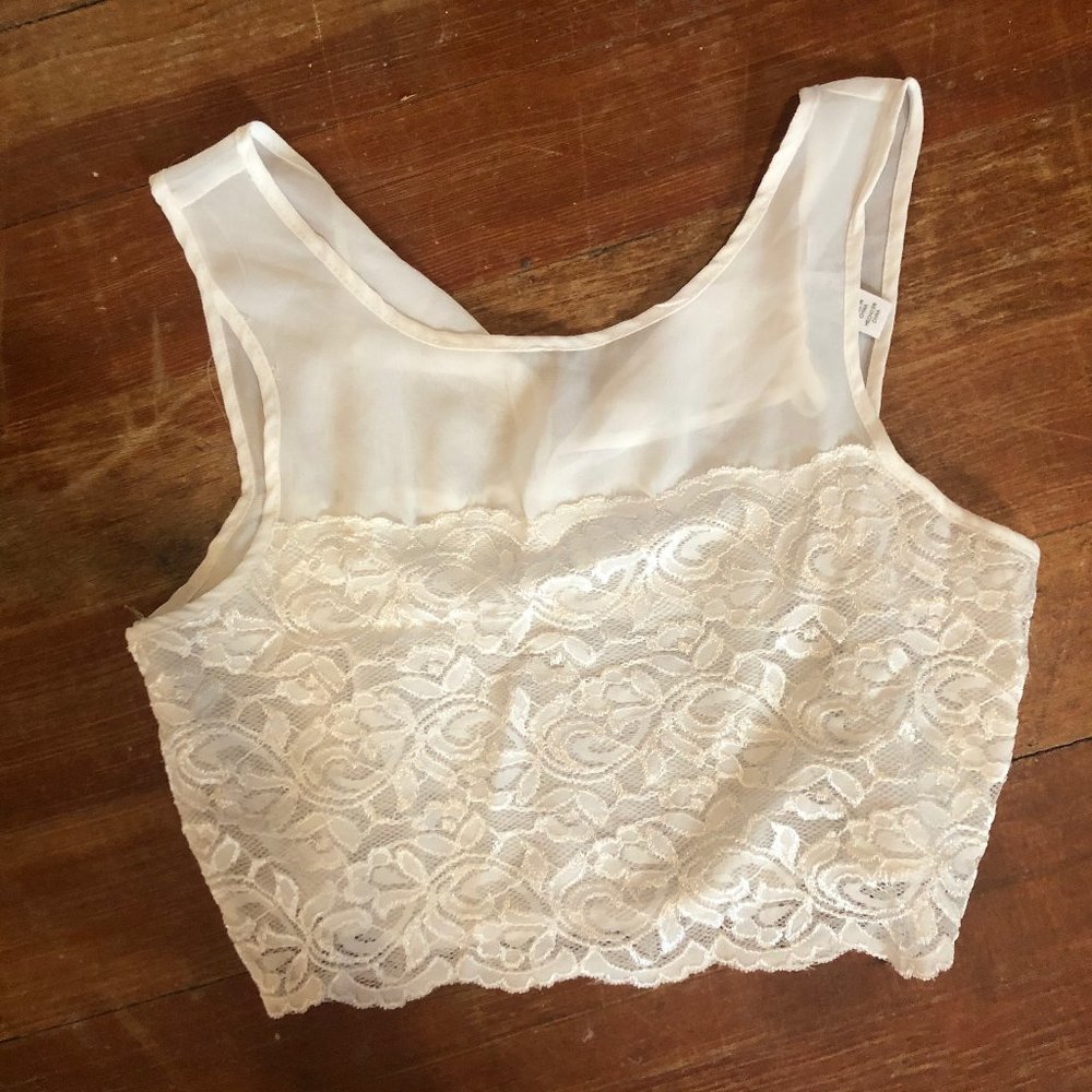 White Lacey bralette/crop top